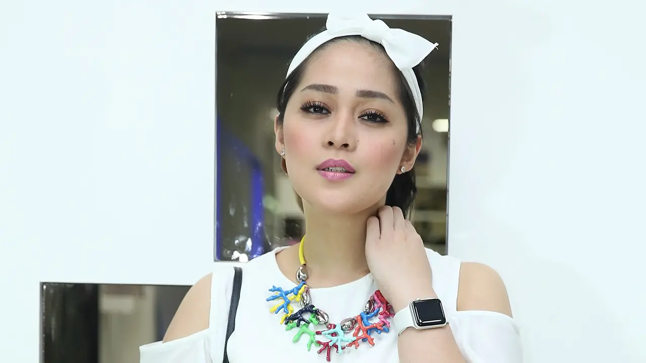 [Bintang] Gracia Indri