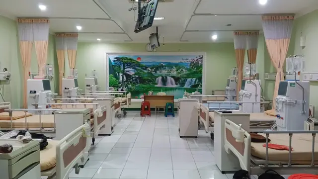 Penyakit ginjal kronik bila tidak segera diintervensi maka bisa berujung gagal ginjal kronik yang memerlukan terapi pengganti ginjal, salah satunya cuci darah atau hemodialisis.