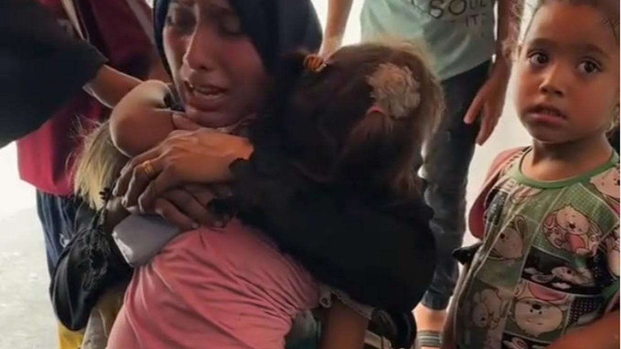 wanita palestina histeris