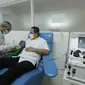 Wali Kota Semarang Hendrar Prihadi ketika diambil darahnya sebagai donor plasma kovalesen. (foto: Liputan6.com/Septi Nur Eka Mafiroh/edhie prayitno ige)