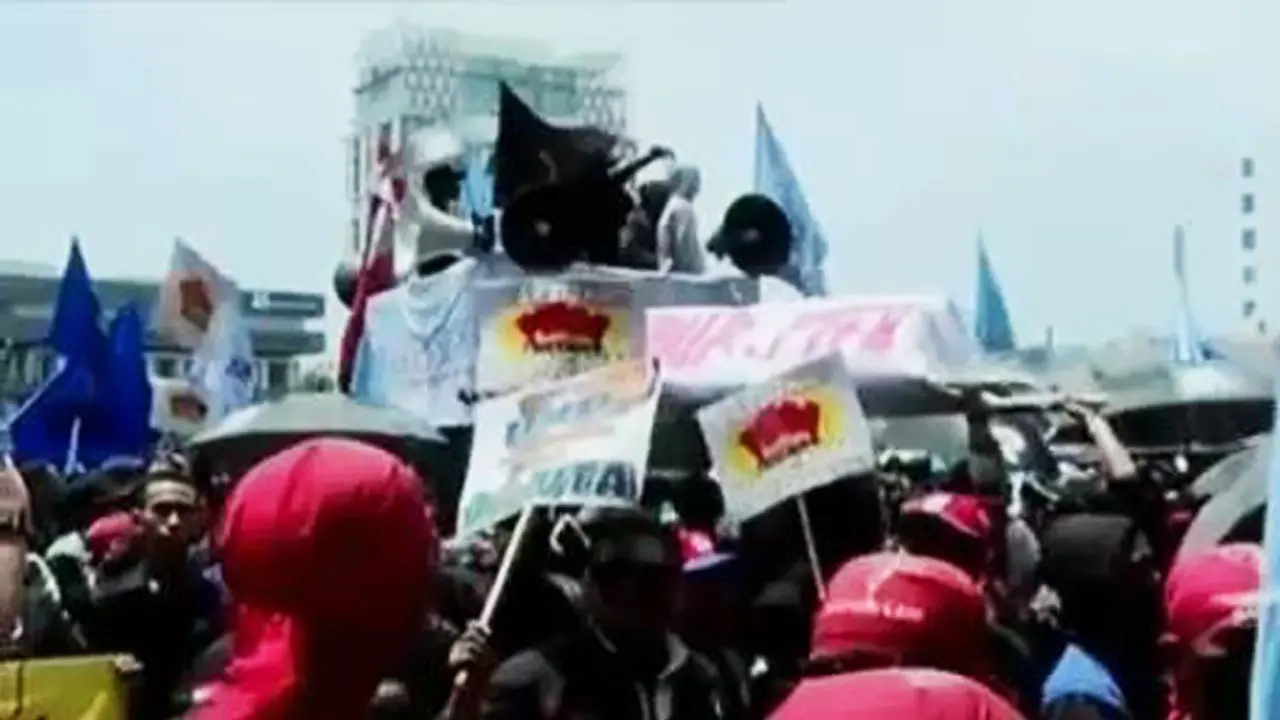 Demo Ribuan Buruh