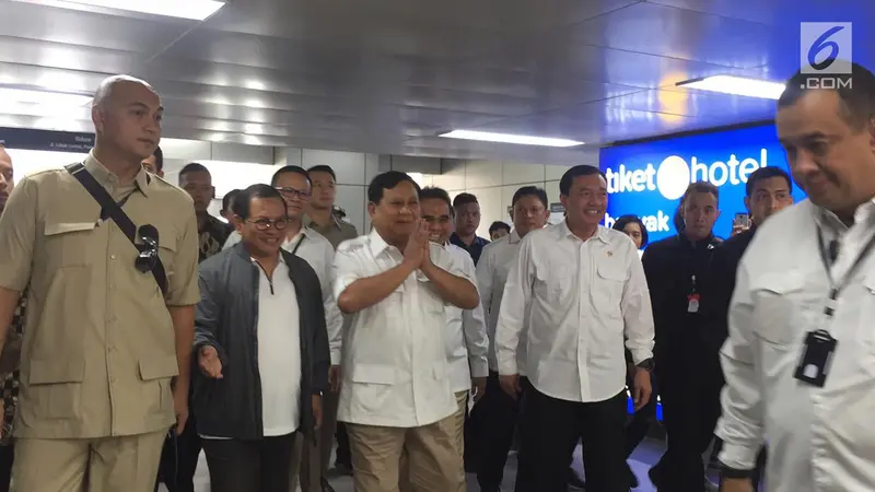 Prabowo Tiba di Stasiun MRT Lebak Bulus
