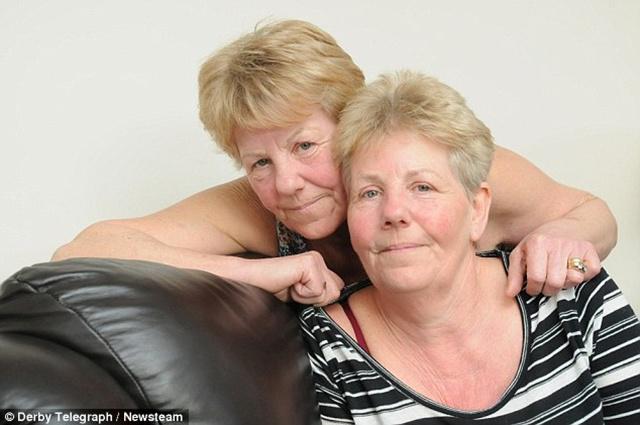 Lynda dan Ann saat ini | Photo : Copyright dailymail.co.uk