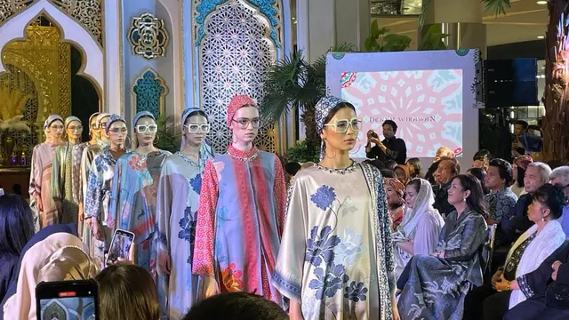 Koleksi Baju Lebaran Rancangan Desainer Legendaris Mejeng di Pembukaan Raya Fashion Fest 2024, Central Park Mall