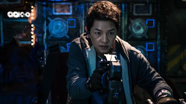 Song Joong Ki dalam film Space Sweepers. (Foto: Netflix)
