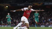 Penyerang Arsenal, Pierre-Emerick Aubameyang, menilai timnya masih perlu berbenah meskipun meraih kemenangan 4-2 atas Vorskla Polta pada matchday pertama Liga Europa 2018-2019. (AFP/Ian Kington)