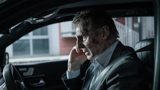 Liam Neeson dalam Retribution (2023)