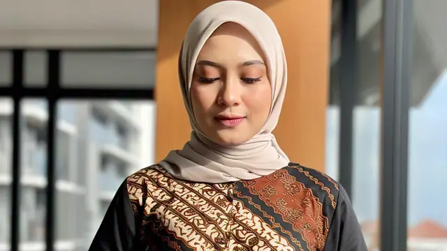 Model Baju Batik Terbaru 2025 Wanita Berhijab