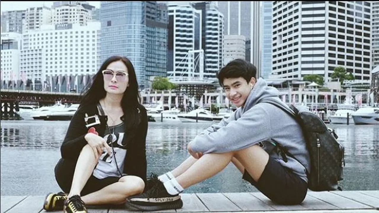 Iis Dahlia (Foto: Instagram)