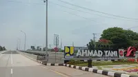 Kementerian PUPR telah menyelesaikan pembangunan Flyover Ahmad Yani yang menghubungkan Jalan Madukoro dengan Bandara Ahmad Yani, Semarang, Jawa Tengah.
