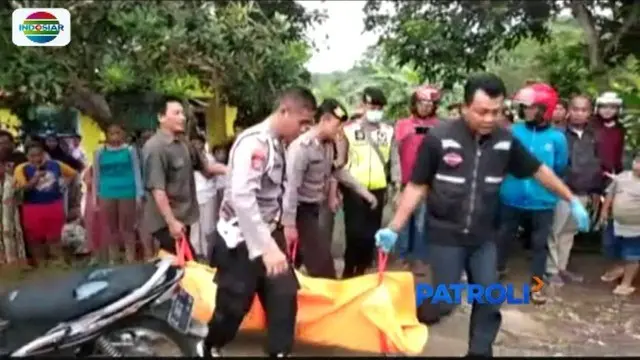 Seorang remaja berusia 16 tahun di Banjar, Jawa Barat, bunuh temannya sendiri. Kepada polisi, dirinya tega melakukan perbuatan tersebut lantaran mengincar motor korban.