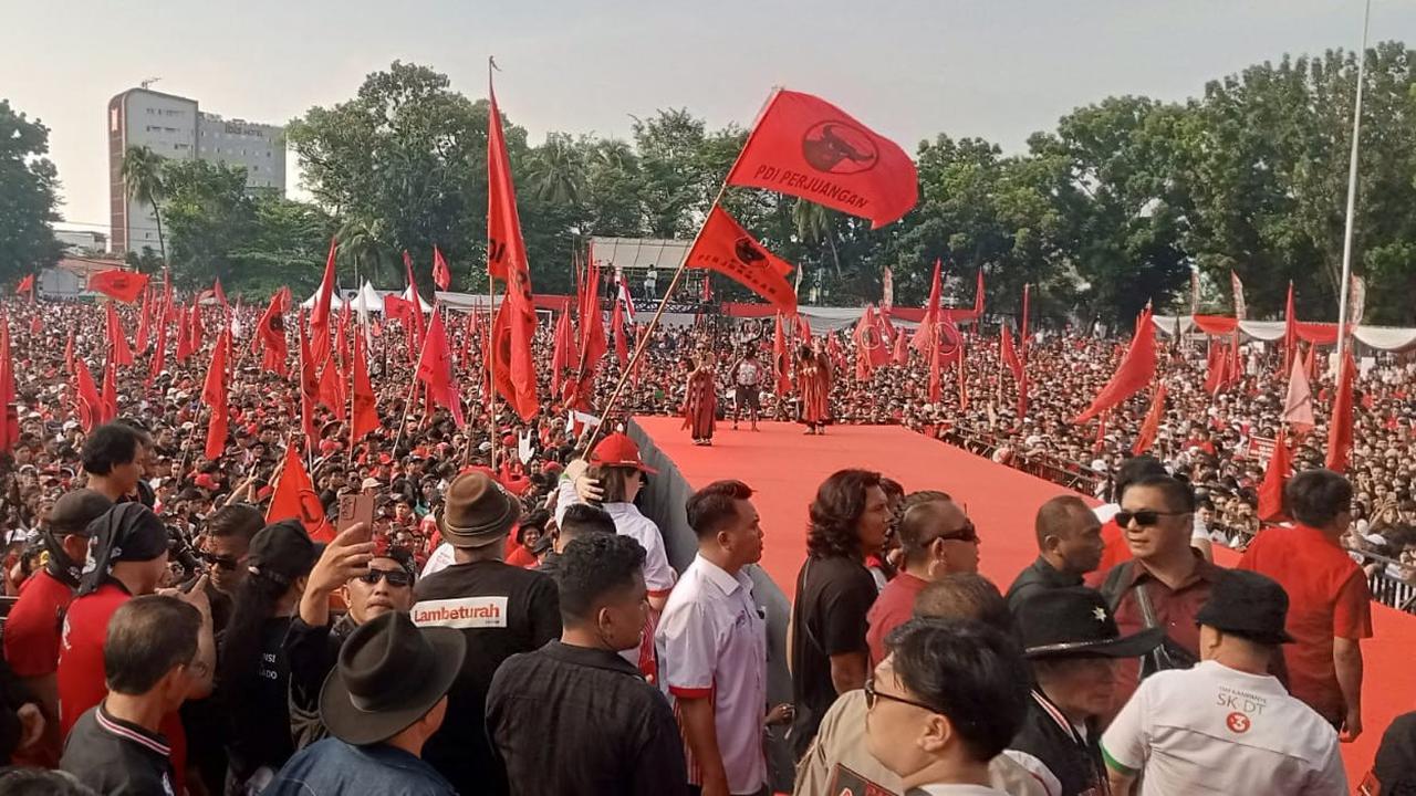 Orasi Politik Kampanye Akbar: Olly, SK dan ADT Minta Warga Sulut Tak Takut Diintimidasi