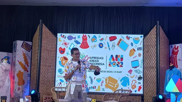 Menteri Pariwisata dan Ekonomi Kreatif/ Badan Pariwisata dan Ekonomi Kreatif Sandiaga Uno