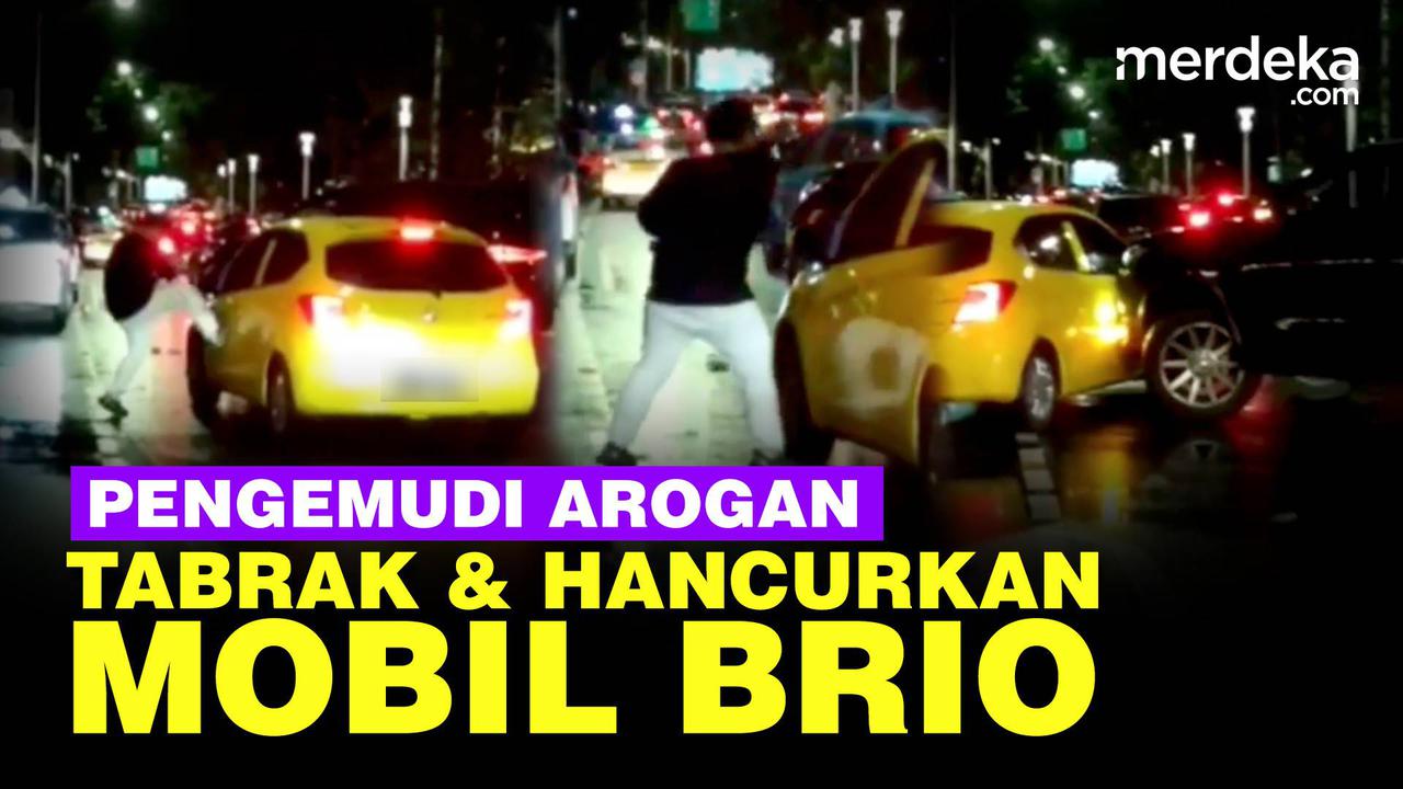VIDEO: BRUTAL! Pengemudi Fortuner Tabrak dan Hancurkan Brio, Polisi Turun Tangan