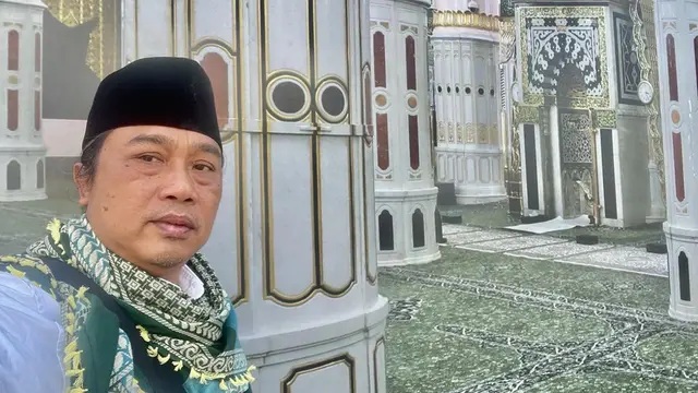 KH Khayatul Maki Pengasuh Pondok Pesantren Alif Baa Banjarnegara