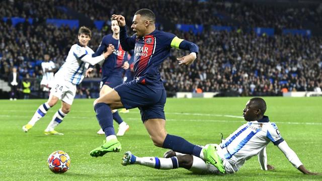 Foto: Beragam Cara Pemain Real Sociedad Hentikan Kylian Mbappe, PSG Melaju ke Perempat Final Liga Champions