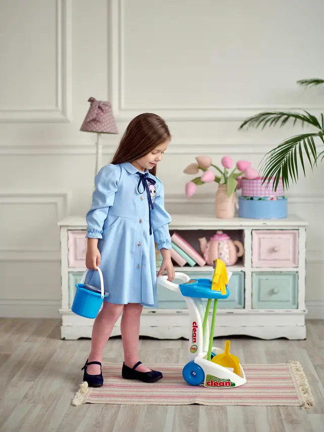 Jaga Kebersihan Mainan Secara Rutin