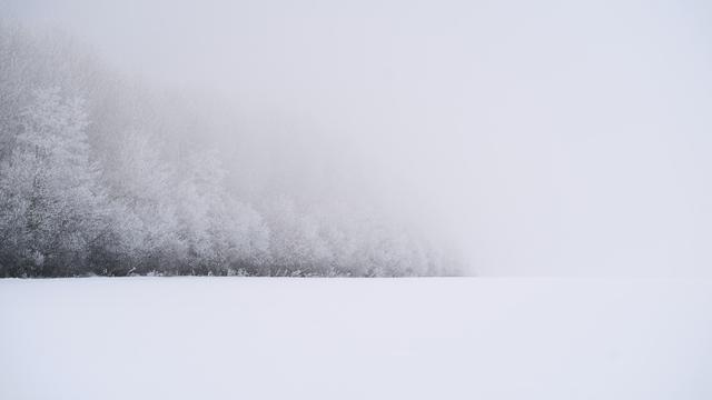 Ilustrasi badai salju. Photo: Unsplash/Maksym Sirman