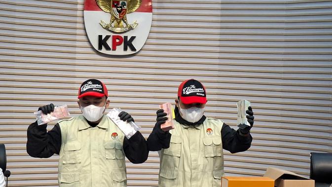 Bupati Tulungagung Terima Rp 2,7 M dari Peras Anak Buah, untuk Beli Sepatu dan Keperluan Pribadi