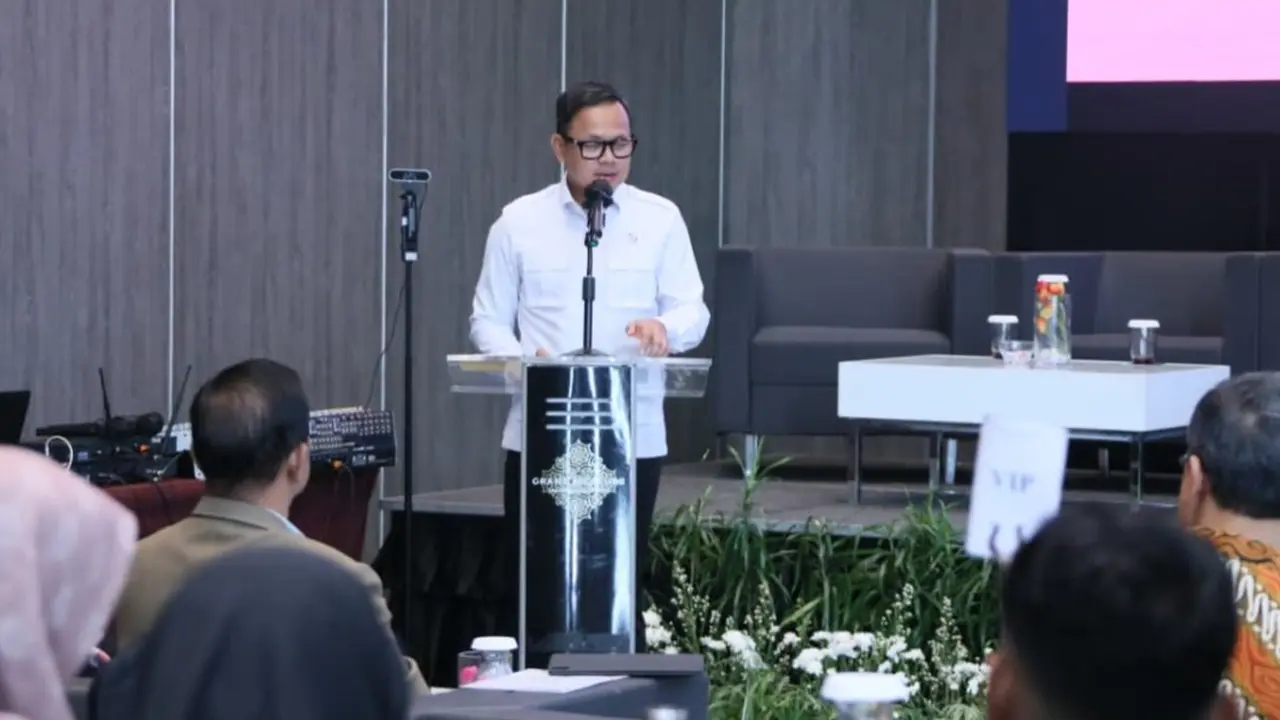 Wakil Menteri Dalam Negeri (Wamendagri) Bima Arya Sugiarto saat menjadi keynote speech dalam acara Dialog Kebijakan Nasional dan Lokakarya Social Inclusion and Resilience in Asia (SIRA) .