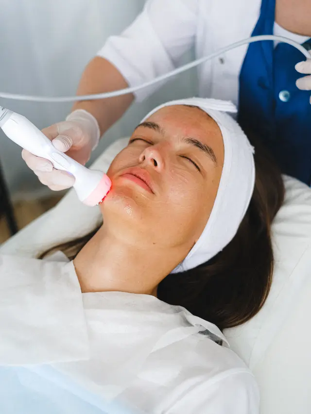 Terdapat dua teknologi cahaya, merah dan biru