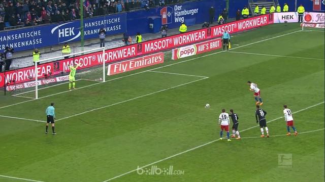 Hamburger kian terperosok di zona degradasi setelah berbagi angka 1-1 dengan rivalnya Mainz. Dengan raihan satu poin, Hamburg hany...