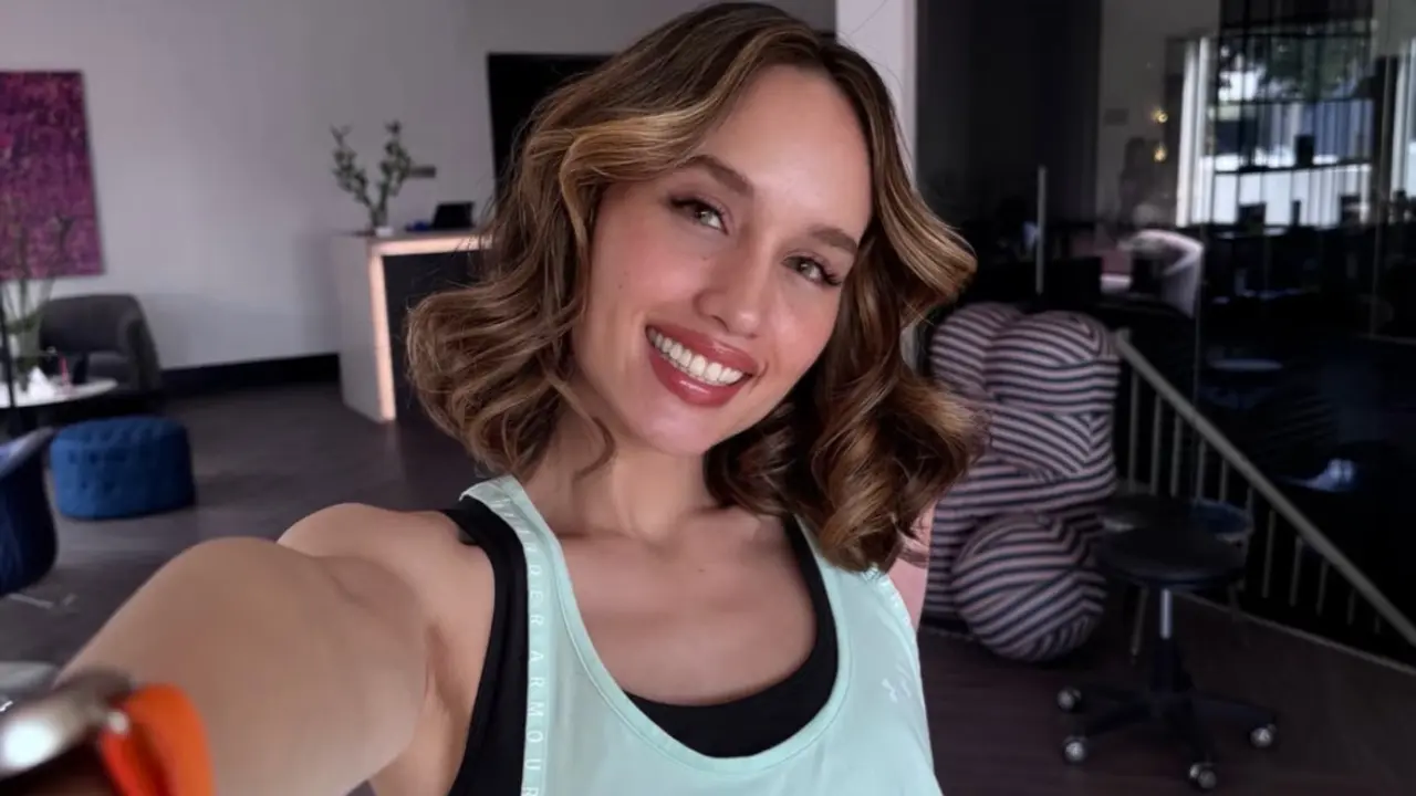 Cinta Laura Tampil Fresh dengan Rambut Bob. [@claurakiehl]