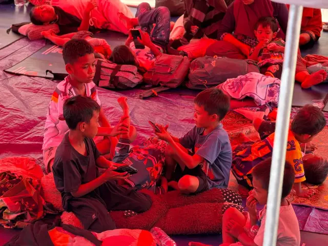 TelkomGroup mengoptimalkan kapabilitas satelit yang dimiliki untuk menghadirkan akses komunikasi yang dapat diandalkan di lokasi yang masih dalam proses pemulihan, khususnya ketika infrastruktur jaringan terestrial mengalami gangguan dan keterbatasan.