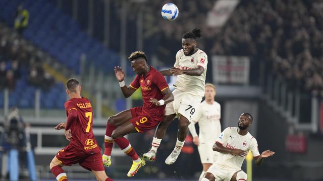 Foto: AS Roma Tersungkur, Duo Milan Kompak Menang di Liga Italia