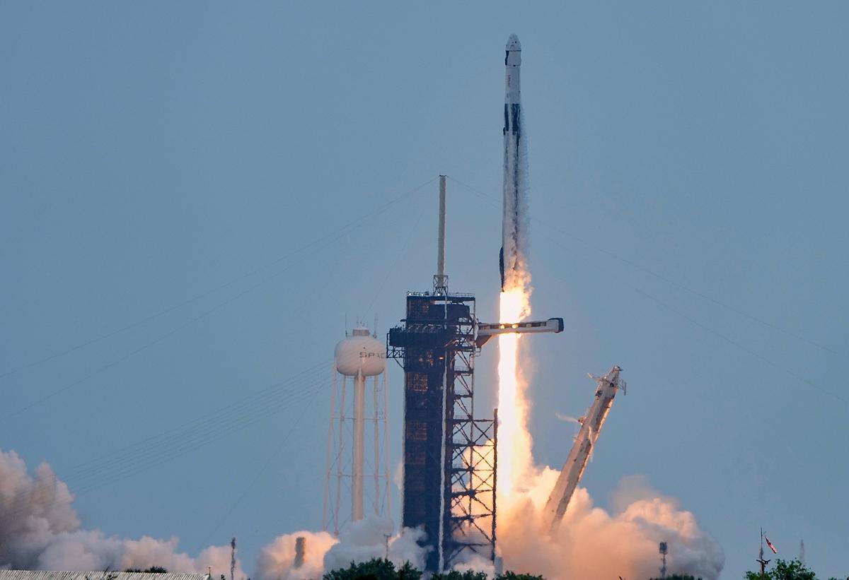 FOTO: Empat Astronaut Diterbangkan NASA dan SpaceX untuk Misi 6 Bulan di Stasiun Luar Angkasa