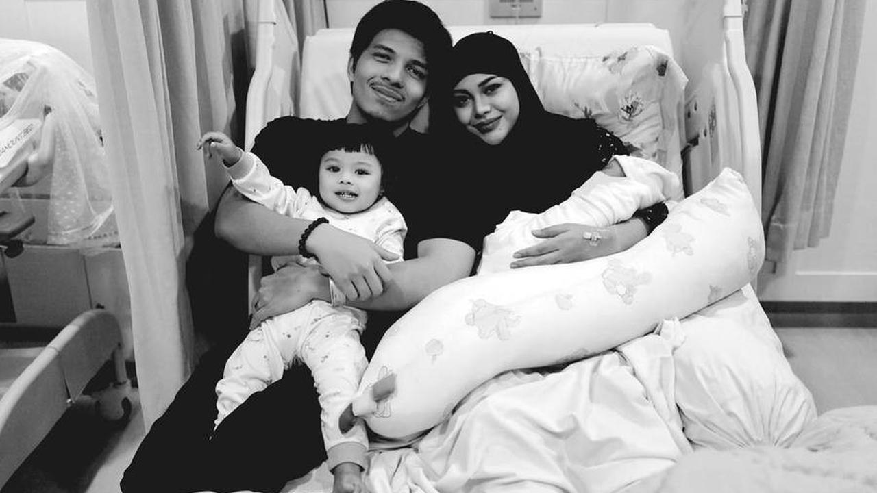7 Potret Atta Halilintar Mengaku Simpan Ari-Ari Anaknya di Kulkas, Berujung Sang Baby Kedinginan dan Rewel