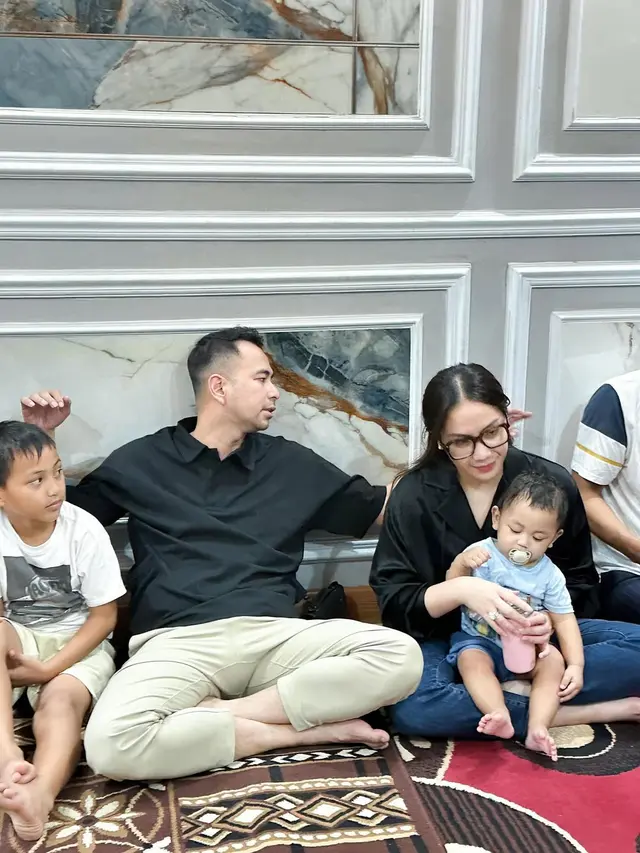 Potret Raffi Ahmad ke Rumah Mendiang Mpok Alpa