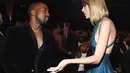 Dilansir dari HollywoodLife, Taylor Swift kini tak khawatir lagi soal Kanye West. (Hypebeast)