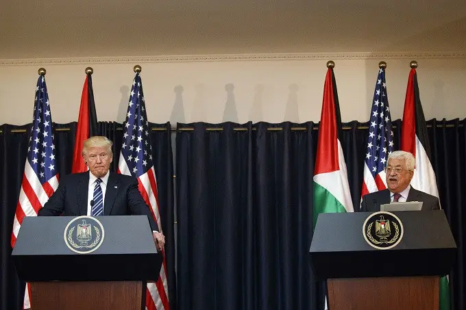 Presiden AS Donald Trump dan Presiden Palestina Mahmoud Abbas (AP Photo/Evan Vucci)