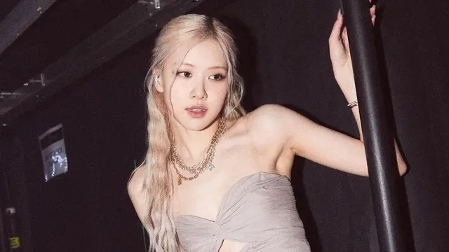 Inspirasi styling rambut ala Rose Blackpink yang bisa kamu tiru.