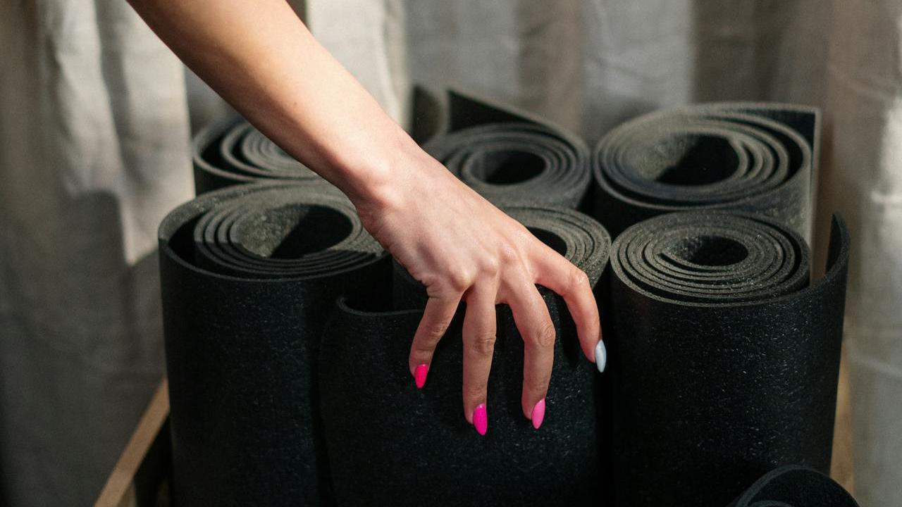 Ilustrasi Matras Yoga