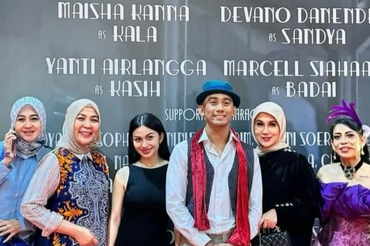 Semakin Lengket, Gaya Ariel Tatum Dibalut Dress Hitam Hadiri Drama Musikal Daffa Wardhana