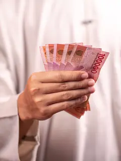 Loud budgeting bukan berarti harus menceritakan jumlah tabungan atau pendapatan kepada semua orang. (doc.Pexels/ Defrino Maasy)