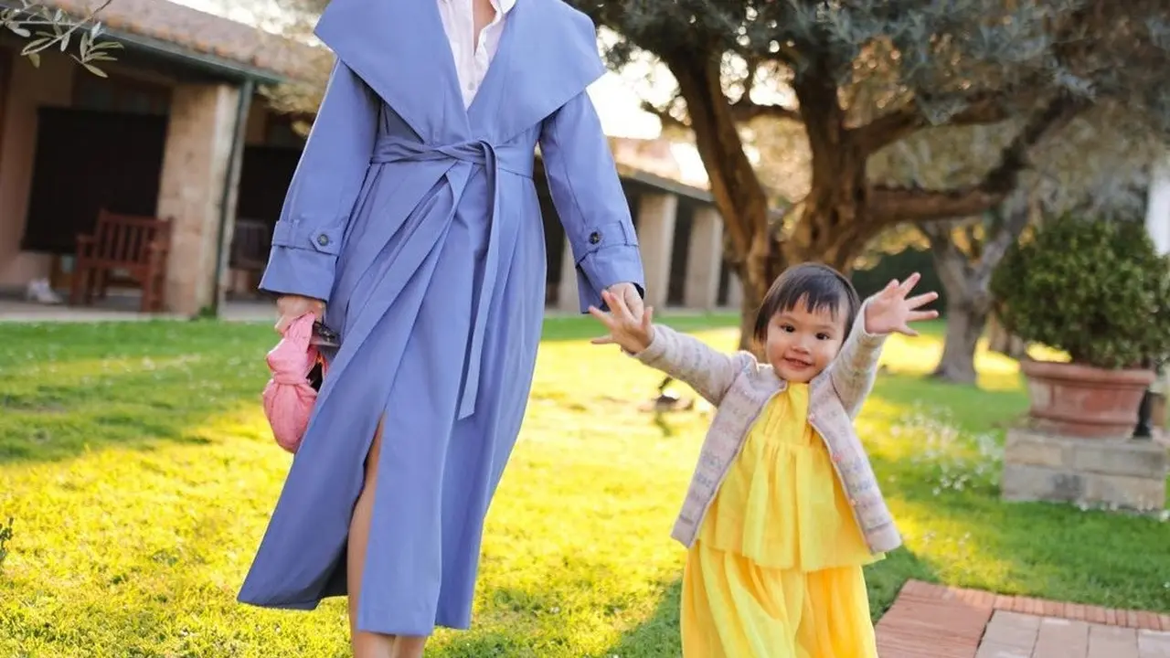 Shandy Aulia liburan bareng anak di Roma, Italia