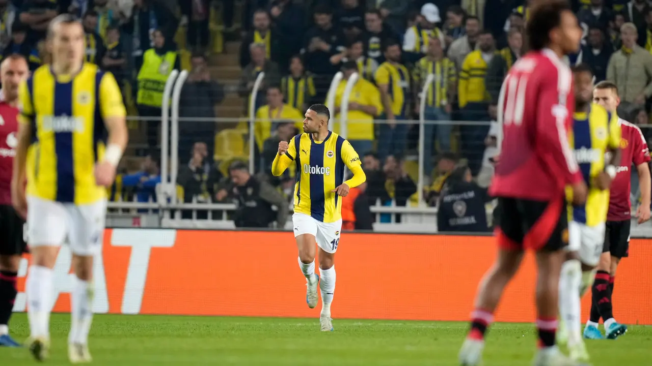 Ditahan Imbang Fenerbahce, Manchester United Gagal Menang