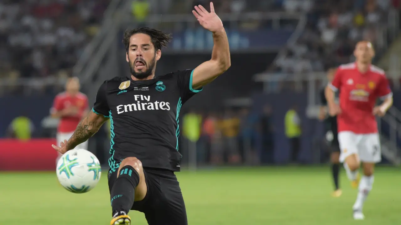 Isco Alarcon siap mengikat komitmen bersama Real Madrid. (AFP/Armend Nimani)