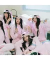 Pasca persidangan dengan Hype perihal nama grup, NewJeans umumkan akan hiatus. Keputusan ini tentu membuat para fans bersedih. Sebelum resmi hiatus, kita intip yuk gaya ikonik para member NewJeans yang imut [@newjeans_official]