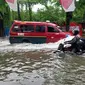 Salah satu ruas jalan di Kota Medan dilanda banjir