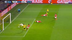 Borussia Dortmund melaju ke perempat final Liga Champions usai meraih kemenangan telak 4-0 atas Benfica dalam laga leg kedua babak 16 besar.