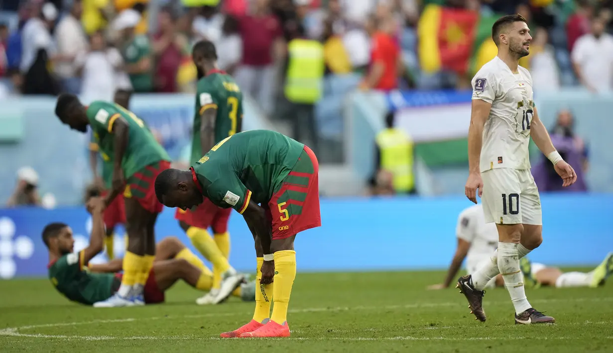 Di sisa laga, beberapa peluang sempat terjadi baik dari kubu Serbia maupun Kamerun. Namun tak ada lagi gol tambahan hingga laga usai. (AP/Pavel Golovkin)