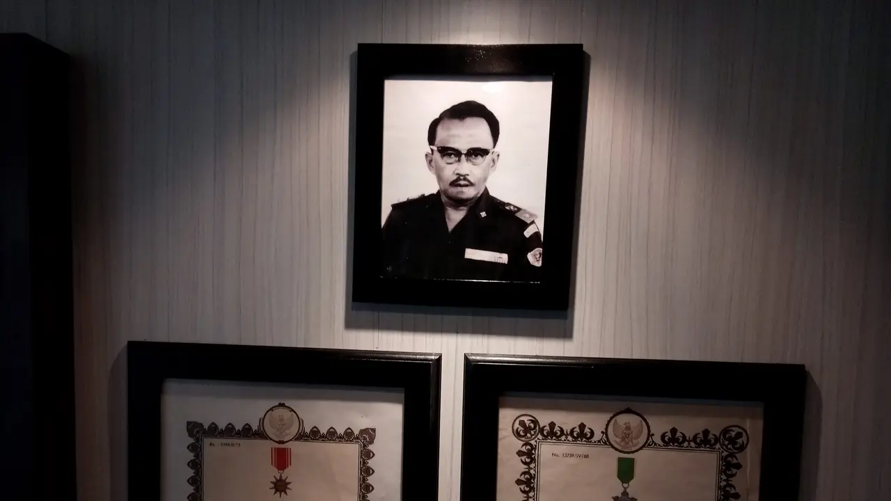 Roebiono Sang Dokter dan Pahlawan Sandi Nasional 