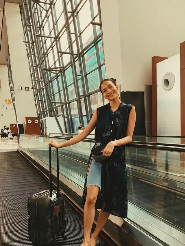 10 Gaya Fashion Putri Marino yang Effortless Namun Memikat