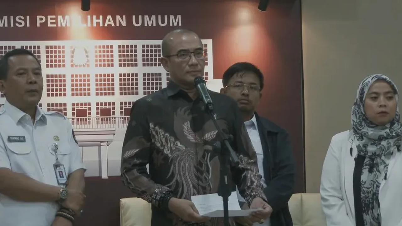 Ketua Divisi Teknis KPU RI Idham Holik menjelaskan, PKPU tersebut perlu diubah karena dalam Pasal 13 ayat 1 huruf q diatur syarat usia capres dan cawapres paling rendah 40 tahun.<br>