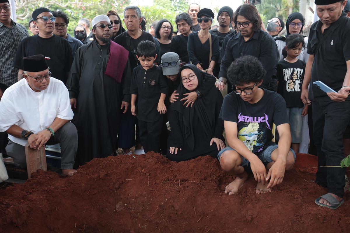 Suasana Haru Selimuti Pemakaman Doddy Katamsi
