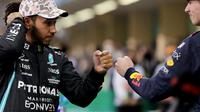 Lewis Hamilton dan Max Verstappen. (KAMRAN JEBREILI / POOL / AFP)